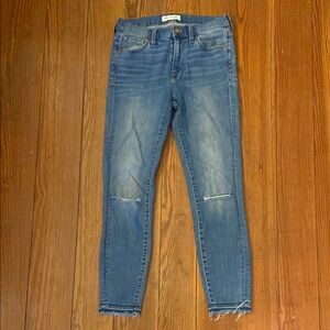 Madewell Women's Blue Distressed Jeans size 27